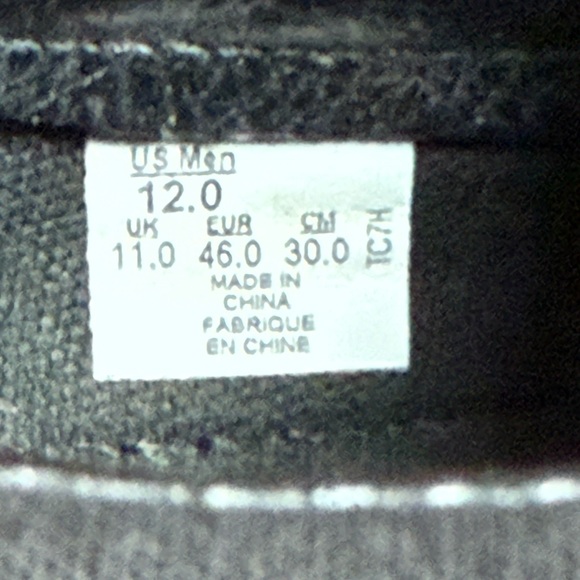 VANS x Star Wars "Darth Vader" Classic Slip-On Sneakers - Picture 7 of 8